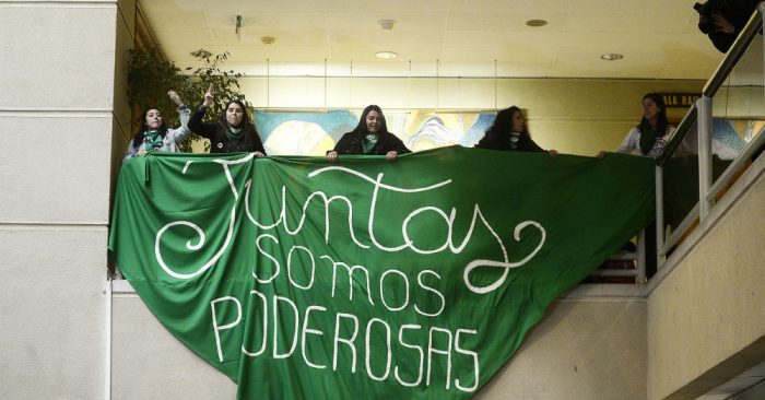 “No sigan mintiéndonos en la cara”: Frente Poderosas interpela a senador Quintana y diputado Flores por negar la existencia de una “lista negra” que les prohibió el ingreso al Congreso “No sigan mintiéndonos en la cara”: Frente Poderosas interpela a senador Quintana y diputado Flores por negar la existencia de una “lista negra” que les prohibió el ingreso al Congreso