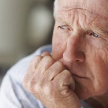 Contribuciones: otra carga injusta para los adultos mayores