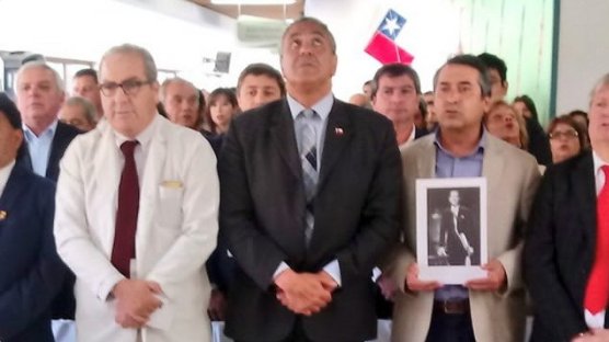 Diputado radical funa al subsecretario Castillo con foto de Frei Montalva