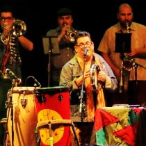 Joe Vasconcellos y su banda sufren accidente de bus en el sur del país