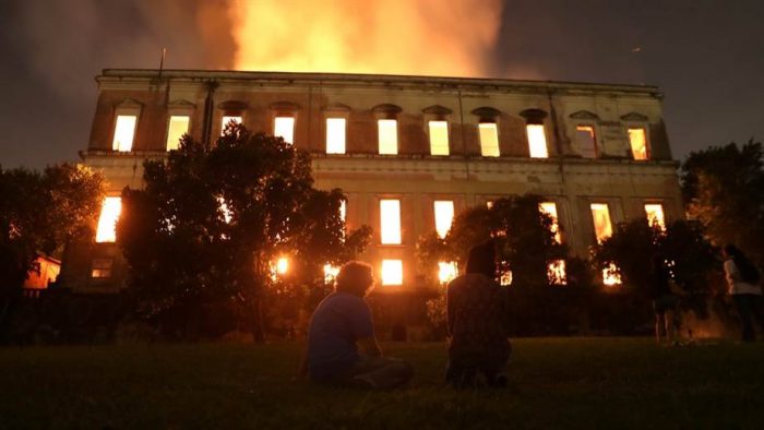 Y si el patrimonio de los museos ardiera, ¿qué sería de la memoria? Y si el patrimonio de los museos ardiera, ¿qué sería de la memoria?
