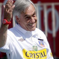 La tocada de oreja de Piñera a los hinchas de la Universidad de Chile durante inauguración de estadio