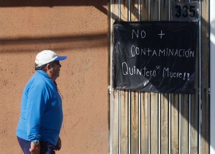 Quintero y Puchuncaví sigue al rojo: decretan otra alerta amarilla y suspenden clases tras nuevo episodio de intoxicación Quintero y Puchuncaví sigue al rojo: decretan otra alerta amarilla y suspenden clases tras nuevo episodio de intoxicación