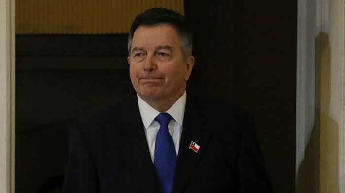 Ministro Ampuero lamenta que se mezclen “intereses electorales” en la demanda boliviana Ministro Ampuero lamenta que se mezclen