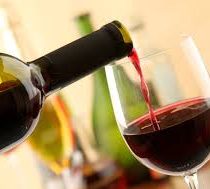 Una copa de vino al día solo es recomendable para algunos