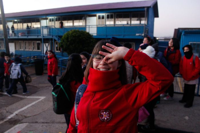 Vuelta a clases: Escolares retoman actividades en Quintero y Puchuncaví tras episodios de contaminación Vuelta a clases: Escolares retoman actividades en Quintero y Puchuncaví tras episodios de contaminación