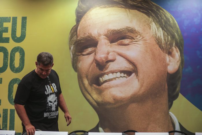Bolsonaro lidera con un 55 %, según el primer escrutinio parcial en Brasil