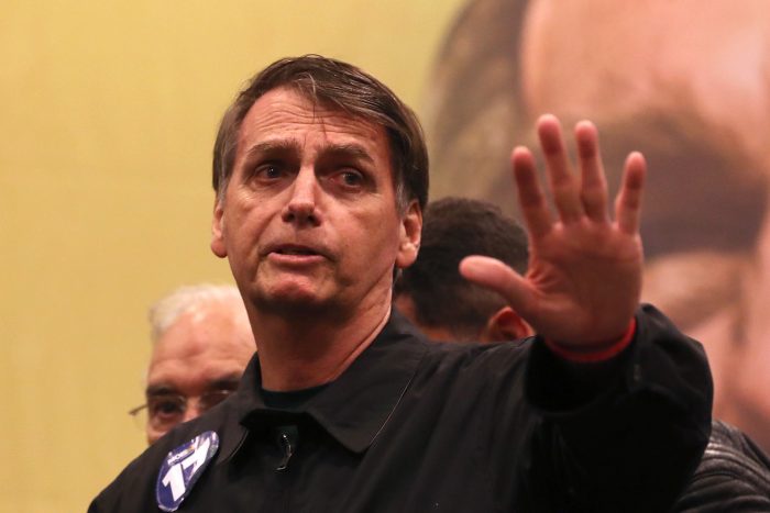 Bolsonaro sigue subiendo en las encuestas y aventaja a Haddad por 18 puntos de cara a segunda vuelta en Brasil Bolsonaro sigue subiendo en las encuestas y aventaja a Haddad por 18 puntos de cara a segunda vuelta en Brasil