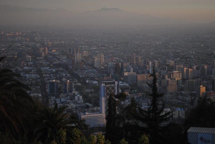 Aplicación móvil permite monitorear en tiempo real la contaminación en Santiago