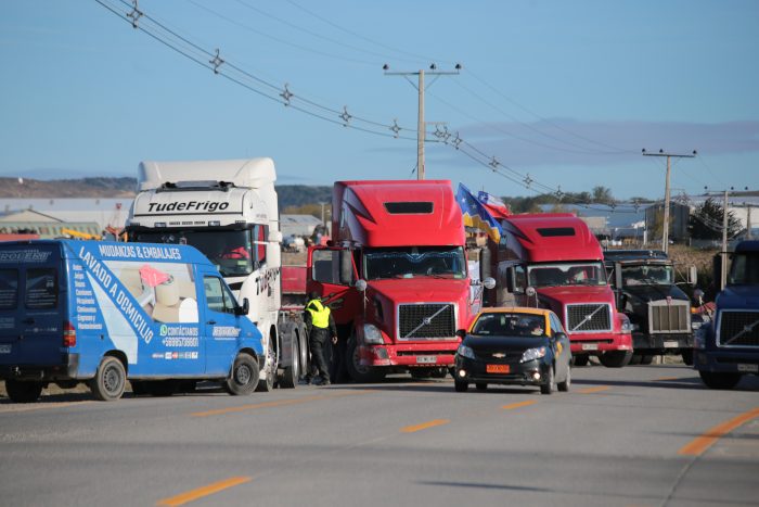 Transportistas de Magallanes llegaron a acuerdo con empresas y el Gobierno