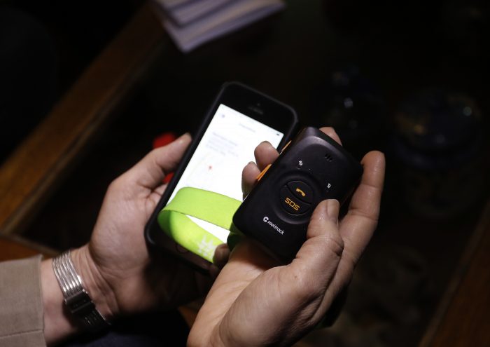 “SOS Mujer”: El dispositivo de emergencia que ayuda en caso de violencia en Peñalolén “SOS Mujer”: El dispositivo de emergencia que ayuda en caso de violencia en Peñalolén