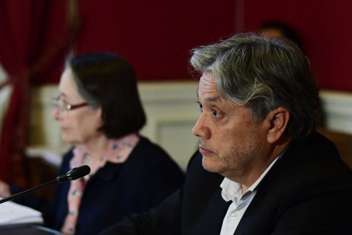 Senador Navarro anuncia “Ley Bolsonaro” para destituir a candidatos que difundan noticias falsas Senador Navarro anuncia “Ley Bolsonaro” para destituir a candidatos que difundan noticias falsas