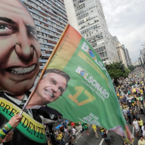 Bolsonaro a todo Trump: ultraderechista queda como el gran favorito para la segunda vuelta en Brasil