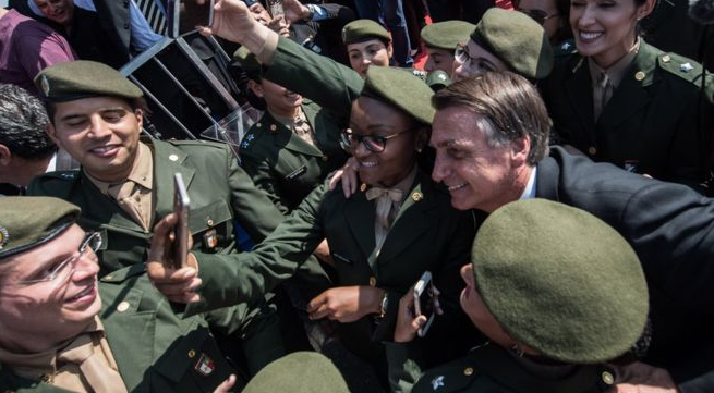 Los militares brasileños descubren el juego electoral: el pasado (no) me condena Los militares brasileños descubren el juego electoral: el pasado (no) me condena