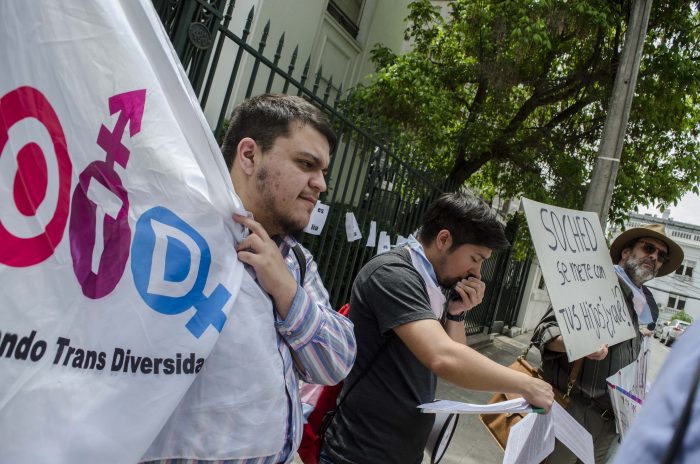 Activistas acusan “transfobia” de la Sociedad Chilena de Endocrinología