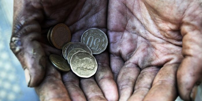 El sector privado y la superación de la pobreza El sector privado y la superación de la pobreza