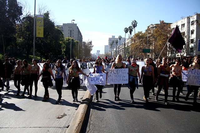 La sororidad como pacto político entre mujeres que luchan La sororidad como pacto político entre mujeres que luchan