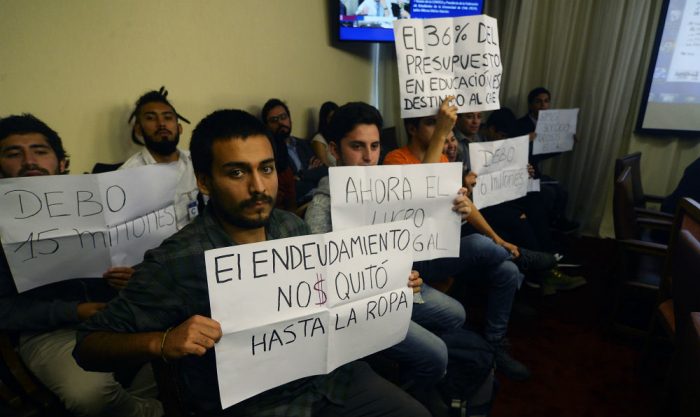 Parlamentarios del Frente Amplio lanzan campaña contra el CAE 2.0 de Piñera
