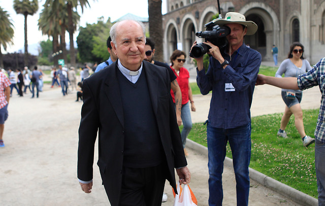 Víctimas de Karadima en picada contra cardenal Errázuriz: presentan querella por falso testimonio Víctimas de Karadima en picada contra cardenal Errázuriz: presentan querella por falso testimonio