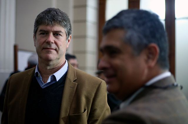 Víctimas de Karadima acusan nueva “maniobra dilatoria” de la iglesia para esquivar demanda civil Víctimas de Karadima acusan nueva “maniobra dilatoria” de la iglesia para esquivar demanda civil