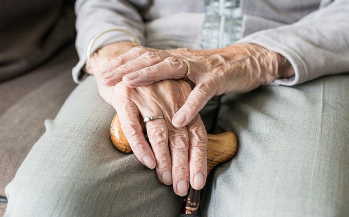 Adultos mayores: ¡No los entienden! Adultos mayores: ¡No los entienden!