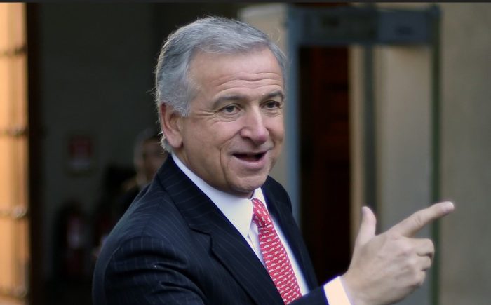 Felipe Larraín se compromete con baja de la bencina y asegura evalúan mejoras al Mepco Felipe Larraín se compromete con baja de la bencina y asegura evalúan mejoras al Mepco