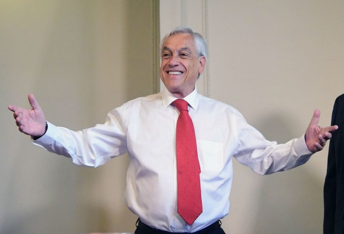 No está tan convencido: Piñera se compromete a no hacer más chistes machistas, pero advierte que “estamos demasiado serios”