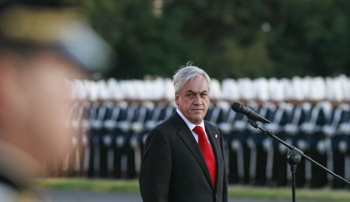 Piñera haciendo política en los cuarteles Piñera haciendo política en los cuarteles