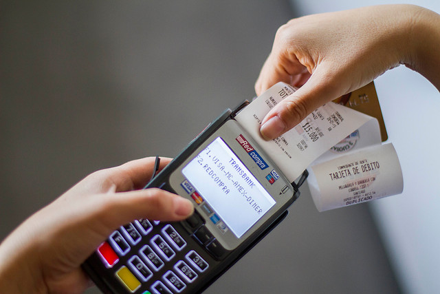 Fin del contrato entre Santander y Transbank remece el monopolio del mercado del pago electrónico Fin del contrato entre Santander y Transbank remece el monopolio del mercado del pago electrónico