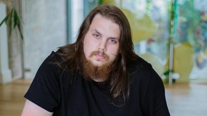 Adicción a los videojuegos: «Estuve 7 años jugando a videojuegos en bata y sin salir de casa» Adicción a los videojuegos: