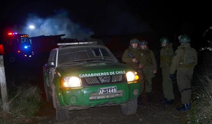 Así quedó el vehículo de Carabineros tras emboscada en Cañete Así quedó el vehículo de Carabineros tras emboscada en Cañete
