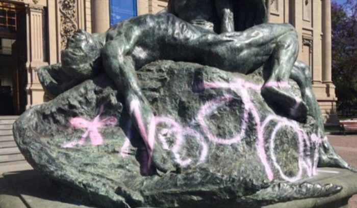 No aprenden: escultura dañada por la Fórmula E es vandalizada por segunda vez en un mes No aprenden: escultura dañada por la Fórmula E es vandalizada por segunda vez en un mes