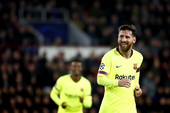Barcelona de Vidal gana al PSV y clasifica a octavos de final de Champions Barcelona de Vidal gana al PSV y clasifica a octavos de final de Champions