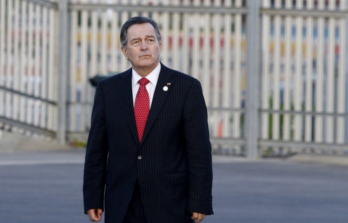 “No están solos”: El mensaje de Roberto Ampuero a chilenos que retornan desde Venezuela