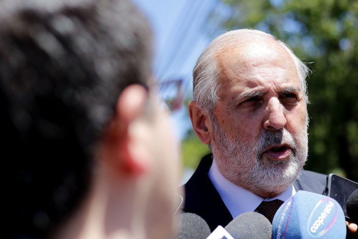 Abbott designa fiscal para investigar eventual tráfico de armas en el Ejército Abbott designa fiscal para investigar eventual tráfico de armas en el Ejército