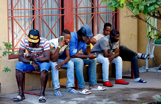 El comodín de los migrantes: Gobierno hace fuerte despliegue comunicacional en torno a avión que lleva 179 haitianos El comodín de los migrantes: Gobierno hace fuerte despliegue comunicacional en torno a avión que lleva 179 haitianos
