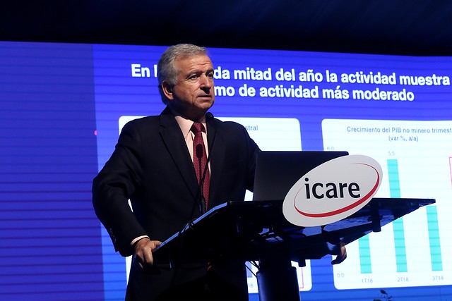 Enade 2018: Felipe Larraín lamenta muerte de Camilo Catrillanca pero dice que plan de inversiones en la Araucanía debe continuar Enade 2018: Felipe Larraín lamenta muerte de Camilo Catrillanca pero dice que plan de inversiones en la Araucanía debe continuar