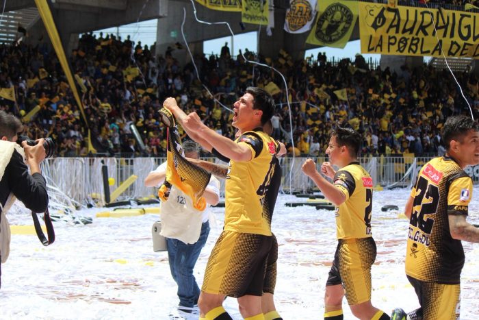 “El Barbón” regresa a primera: Coquimbo Unido es campeón del torneo de Primera B y asciende tras 11 años