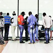 Gobierno expulsa a 114 extranjeros por cometer delitos o por estancia irregular