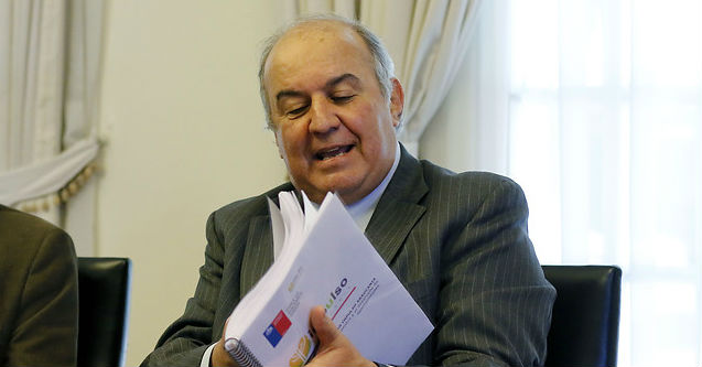 Los manotazos de ahogado de Mayol: asegura tener la confianza de Piñera y se justifica con los errores del Gobierno de Bachelet Los manotazos de ahogado de Mayol: asegura tener la confianza de Piñera y se justifica con los errores del Gobierno de Bachelet