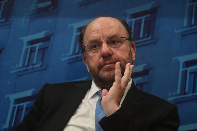“El fin del buenismo”: Carlos Peña le pone la lápida al Plan Araucanía del ministro Moreno