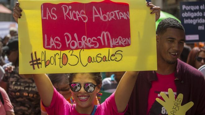 “A mi hija me la dejaron morir”: el impacto de la prohibición total del aborto en República Dominicana “A mi hija me la dejaron morir”: el impacto de la prohibición total del aborto en República Dominicana