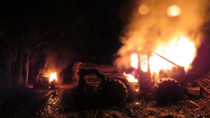 CAM se adjudica ataque incendiario en Curanilahue en repudio al crimen de Catrillanca CAM se adjudica ataque incendiario en Curanilahue en repudio al crimen de Catrillanca
