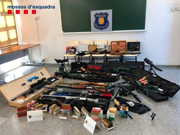 Tirador franquista que planeaba asesinar a Pedro Sánchez fue detenido en Cataluña Tirador franquista que planeaba asesinar a Pedro Sánchez fue detenido en Cataluña