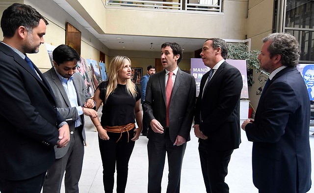 Bancada UDI presenta recurso contra Boric y Orsini ante Comisión de Ética: “No se trató de una reunión de estudiantes con Palma Salamanca” Bancada UDI presenta recurso contra Boric y Orsini ante Comisión de Ética: “No se trató de una reunión de estudiantes con Palma Salamanca”