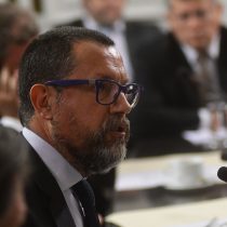 Sectores de Chile Vamos critican pasividad de La Moneda ante crisis de TVN y renuncia de Francisco Orrego