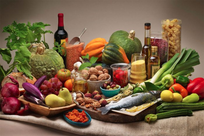 ¿Por qué los expertos llaman a promover una dieta mediterránea en Chile? ¿Por qué los expertos llaman a promover una dieta mediterránea en Chile?