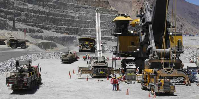 Grupo Luksic aprueba ampliación de Los Pelambres que costará US$ 1.300 millones y generará 3.000 empleos Grupo Luksic aprueba ampliación de Los Pelambres que costará US$ 1.300 millones y generará 3.000 empleos