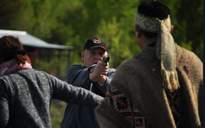 Comunidades mapuche esperan que intendente de La Araucanía se querelle contra agricultor que los amenazó con arma de fuego Comunidades mapuche esperan que intendente de La Araucanía se querelle contra agricultor que los amenazó con arma de fuego