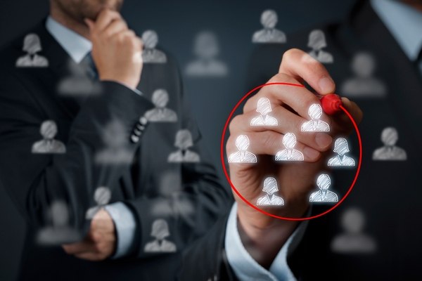 Microtargeting y el futuro desarrollo de campañas políticas Microtargeting y el futuro desarrollo de campañas políticas